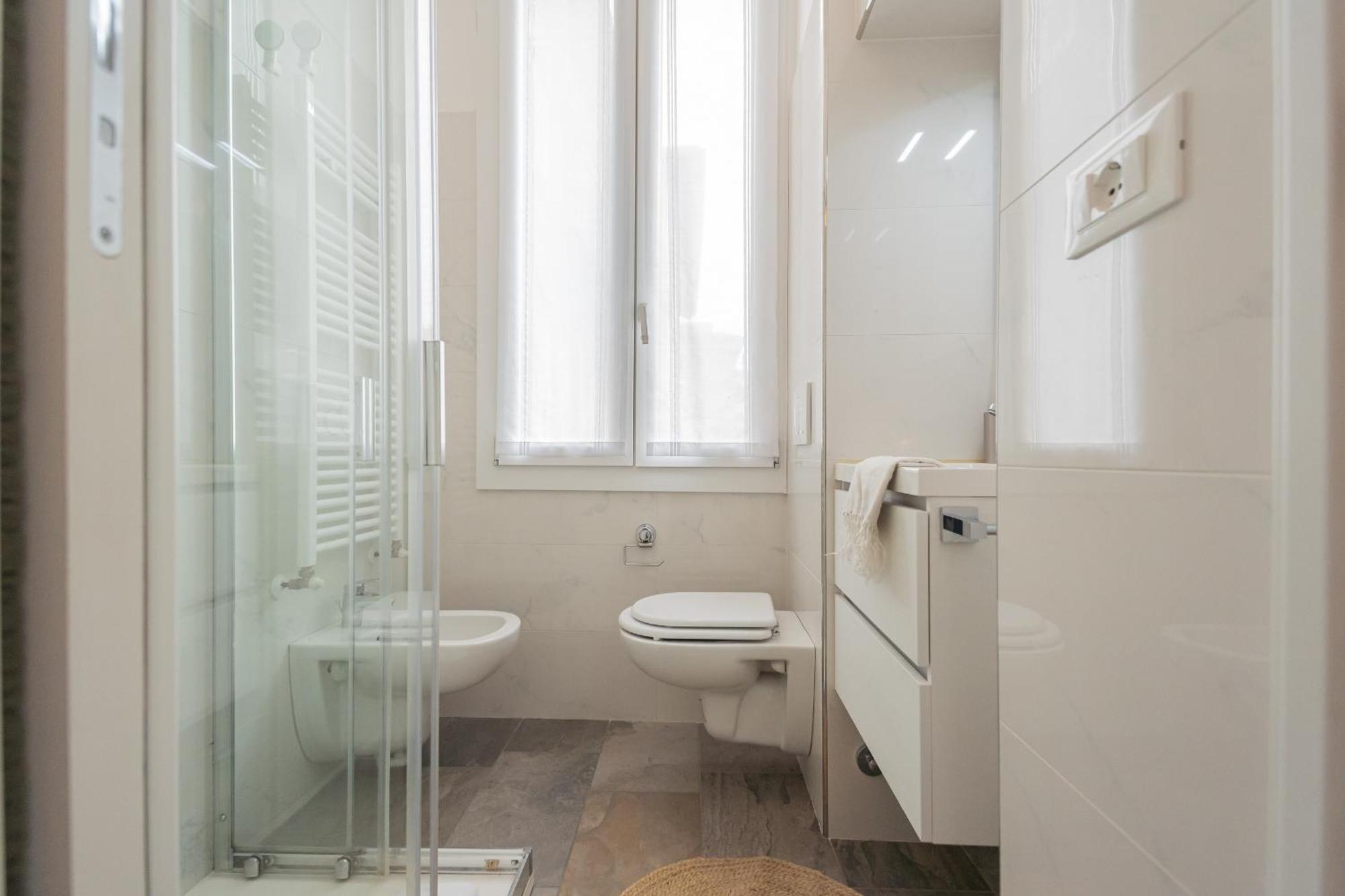 Old Court Hideaway By Rent All Como Exterior foto